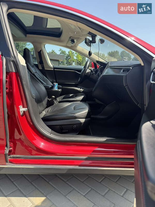 Ліфтбек Tesla Model S 2014 в Черкасах