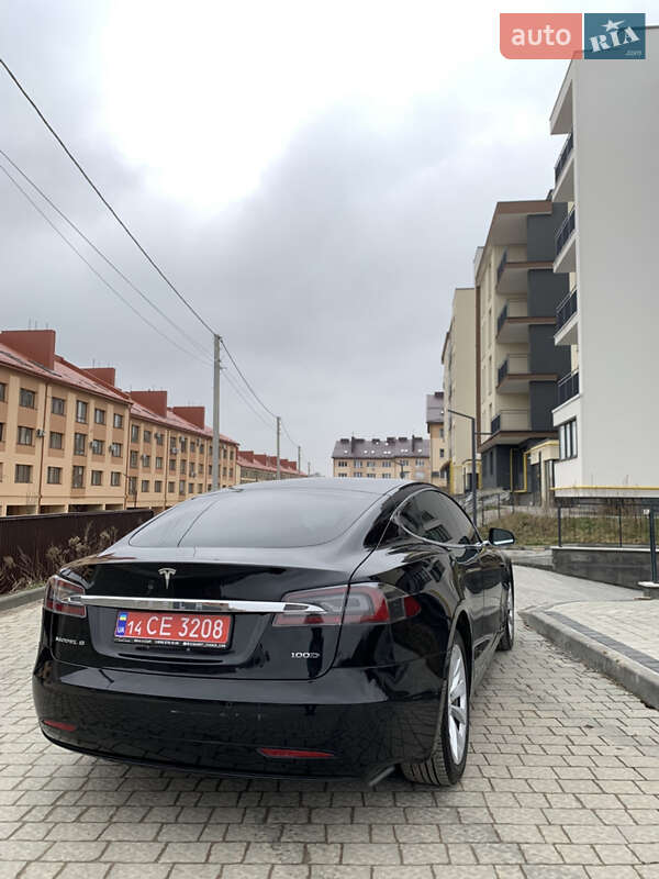 Ліфтбек Tesla Model S 2019 в Львові