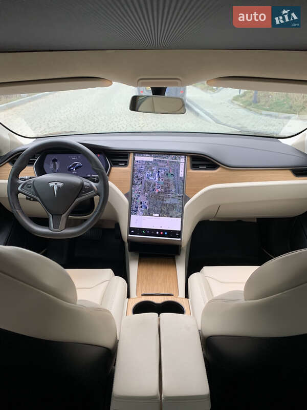 Ліфтбек Tesla Model S 2019 в Львові