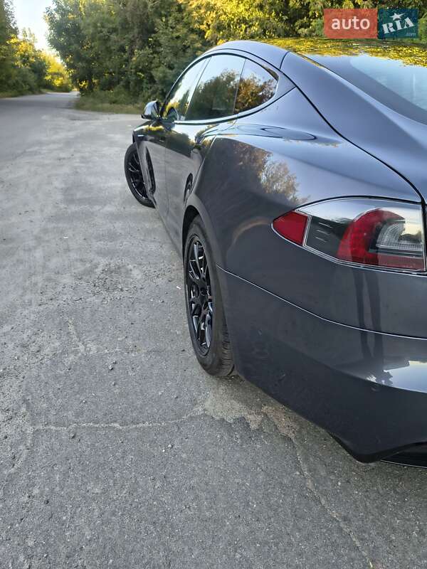 Лифтбек Tesla Model S 2021 в Фастове