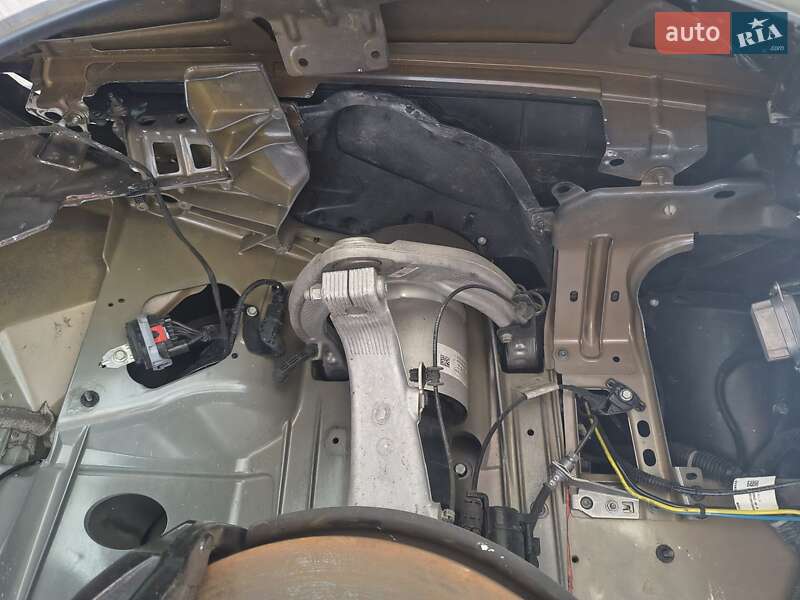Лифтбек Tesla Model S 2021 в Фастове