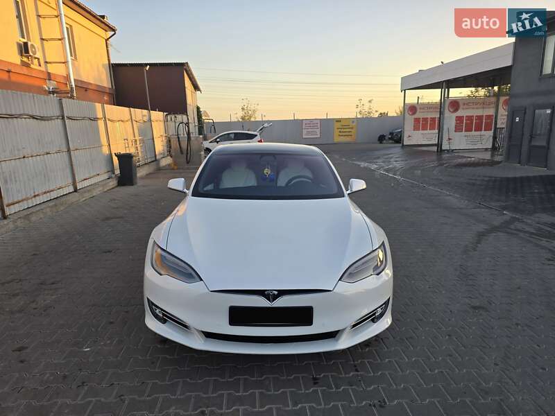 Ліфтбек Tesla Model S 2019 в Києві