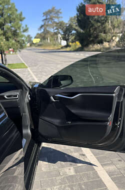 Лифтбек Tesla Model S 2016 в 
