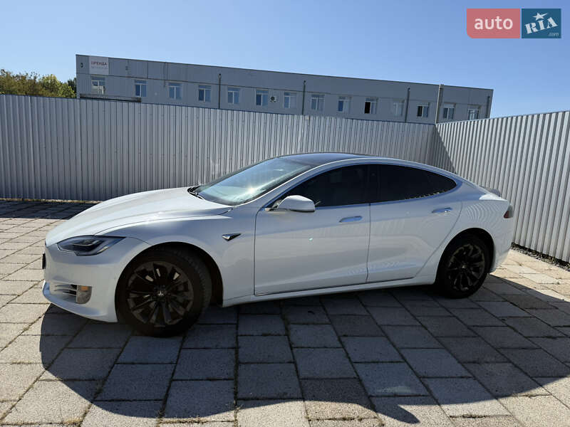 Ліфтбек Tesla Model S 2017 в Черкасах