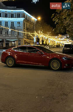 Ліфтбек Tesla Model S 2015 в Кривому Розі