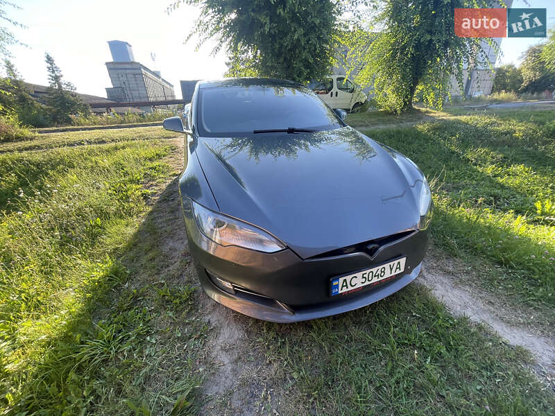 Tesla Model S 2013