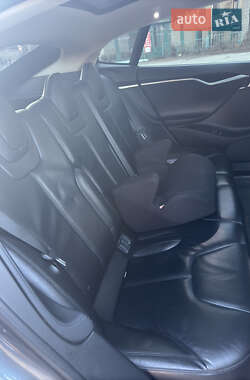 Лифтбек Tesla Model S 2014 в 