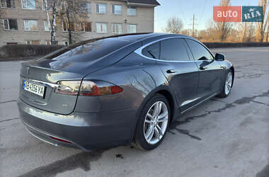Лифтбек Tesla Model S 2014 в 