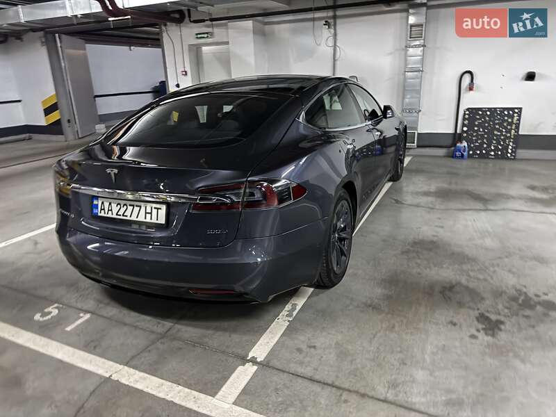 Ліфтбек Tesla Model S 2018 в Києві