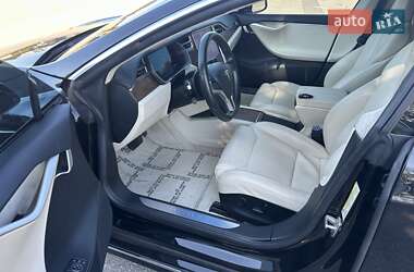Лифтбек Tesla Model S 2017 в 