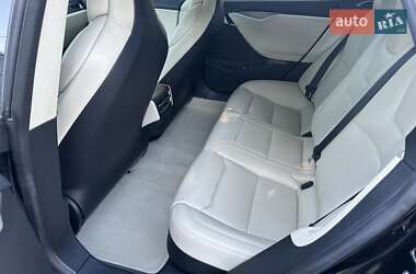 Лифтбек Tesla Model S 2017 в 