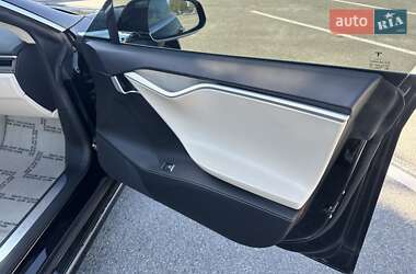Лифтбек Tesla Model S 2017 в 