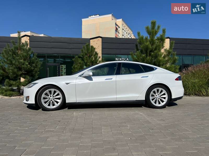 Лифтбек Tesla Model S 2016 в Хмельницком фото 6 Лифтбек Tesla Model S 2016 в Хмельницком
