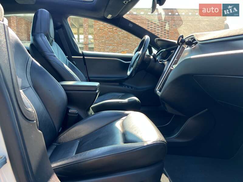 Лифтбек Tesla Model S 2016 в Хмельницком фото 17 Лифтбек Tesla Model S 2016 в Хмельницком