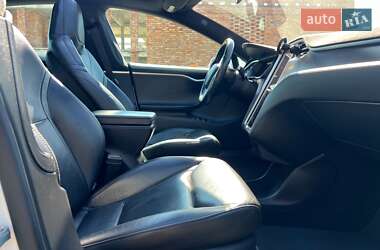 Лифтбек Tesla Model S 2016 в 