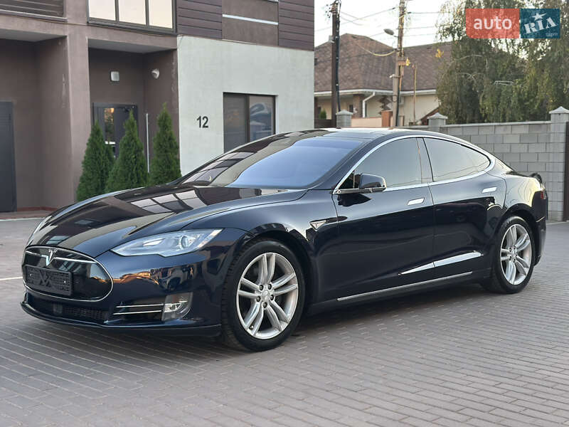 Ліфтбек Tesla Model S 2015 в Одесі