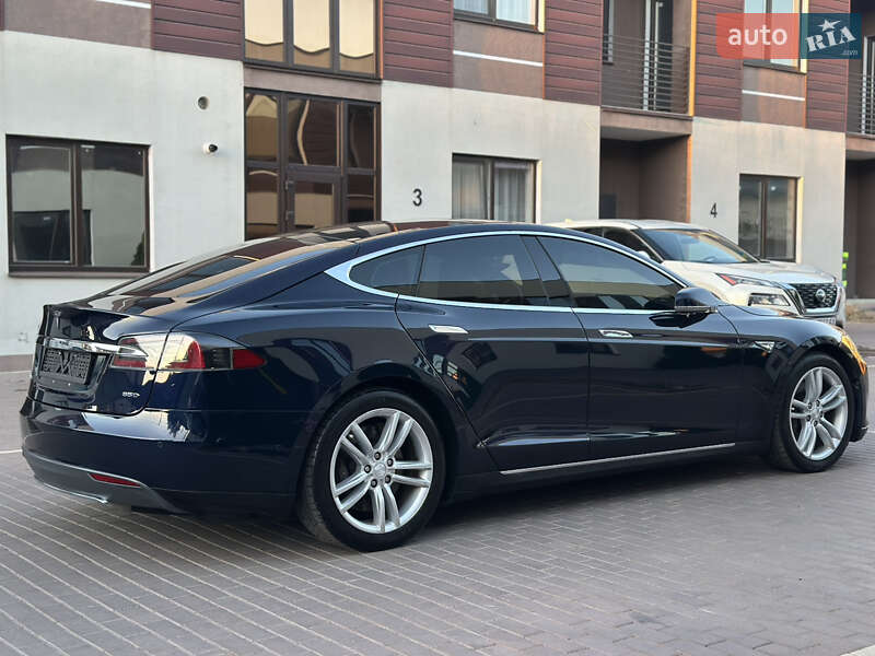 Ліфтбек Tesla Model S 2015 в Одесі