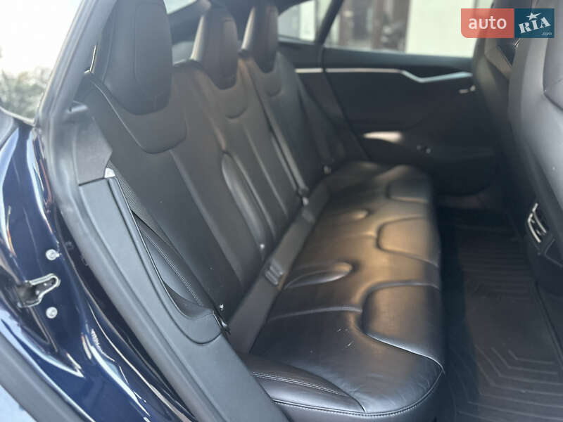 Ліфтбек Tesla Model S 2015 в Одесі