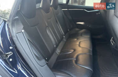 Лифтбек Tesla Model S 2015 в 