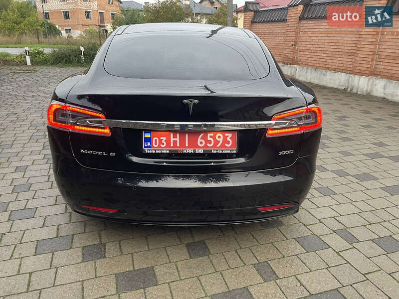 Лифтбек Tesla Model S 2018 в Львове