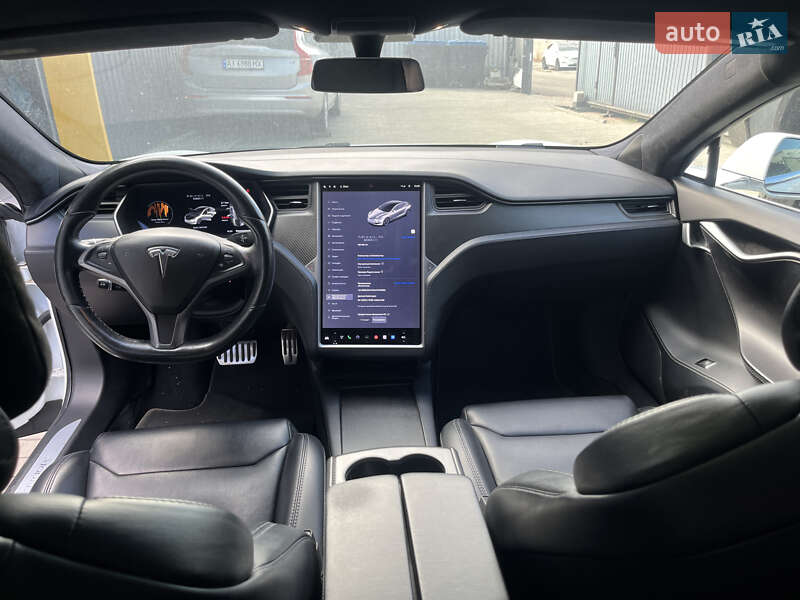 Ліфтбек Tesla Model S 2018 в Києві