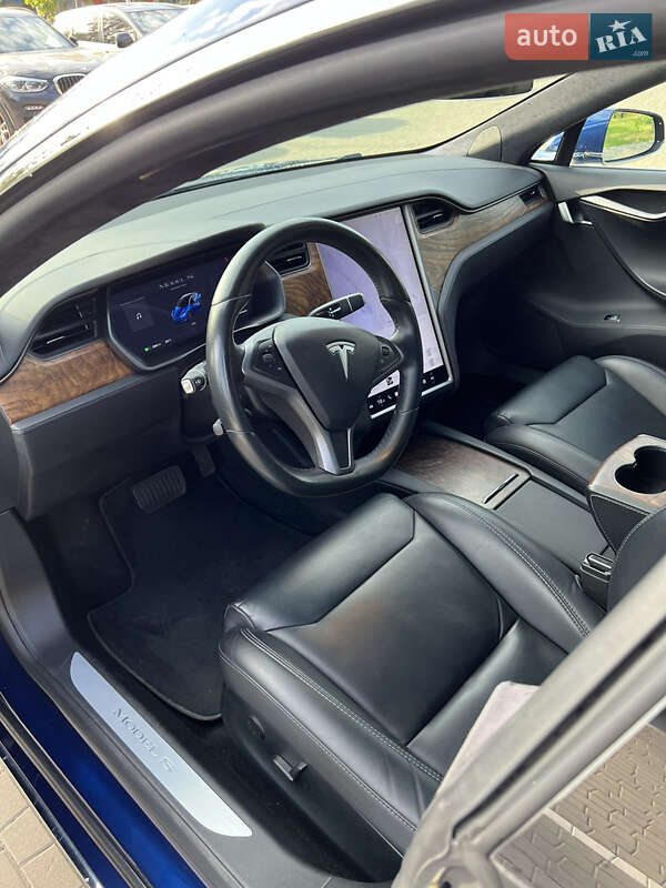 Лифтбек Tesla Model S 2019 в Киеве