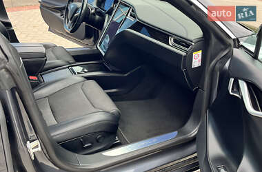 Лифтбек Tesla Model S 2017 в 