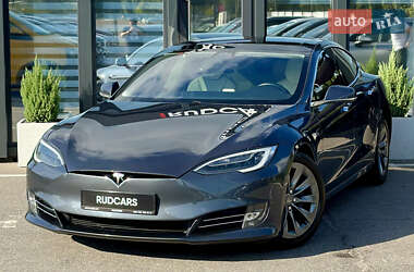 Ліфтбек Tesla Model S 2018 в Кременчуці
