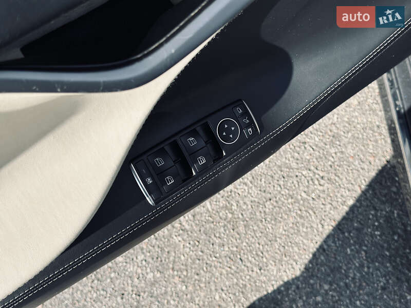 Ліфтбек Tesla Model S 2018 в Кременчуці