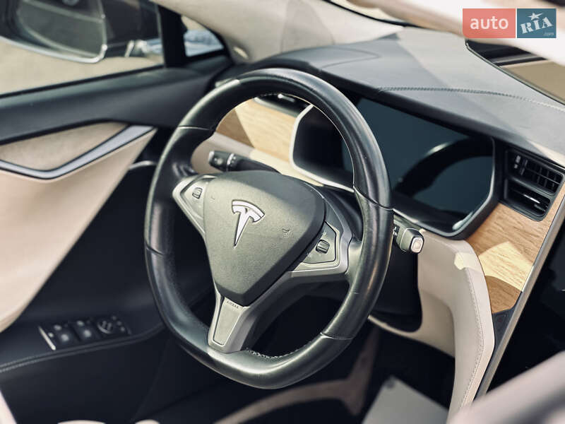 Ліфтбек Tesla Model S 2018 в Кременчуці