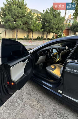 Ліфтбек Tesla Model S 2015 в 