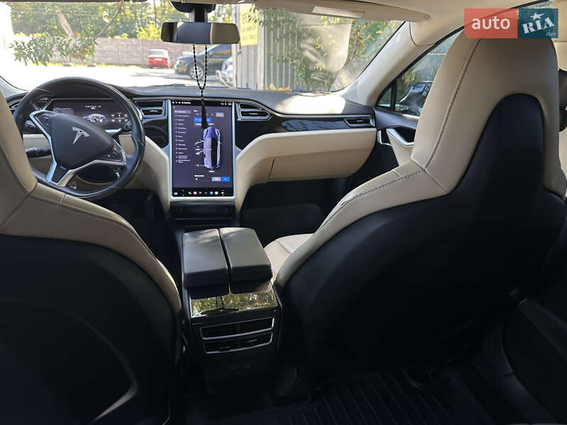 Лифтбек Tesla Model S 2013 в Запорожье