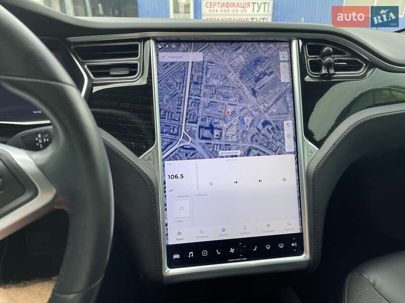 Лифтбек Tesla Model S 2016 в Киеве