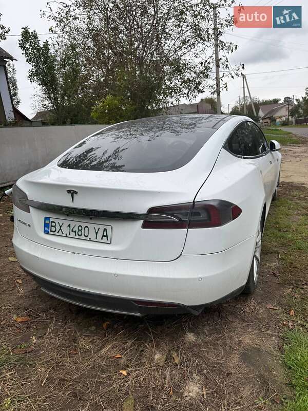 Лифтбек Tesla Model S 2014 в Ярмолинцах