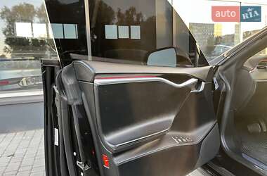 Лифтбек Tesla Model S 2016 в 