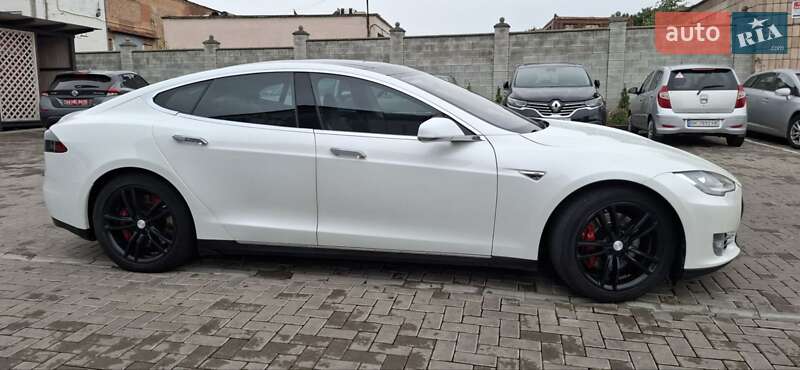 Ліфтбек Tesla Model S 2013 в Рівному