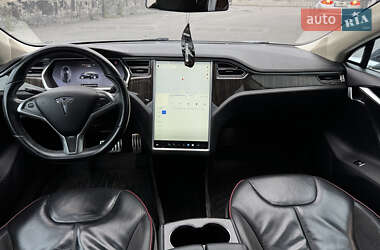 Лифтбек Tesla Model S 2014 в 