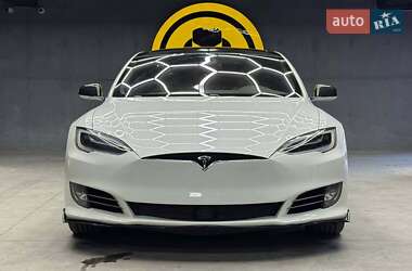 Лифтбек Tesla Model S 2016 в 