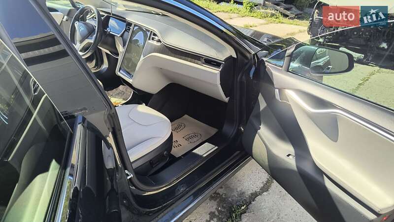 Ліфтбек Tesla Model S 2012 в Львові