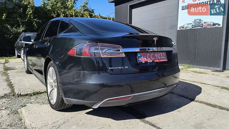 Ліфтбек Tesla Model S 2012 в Львові