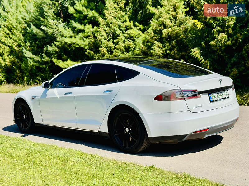 Лифтбек Tesla Model S 2013 в Ровно