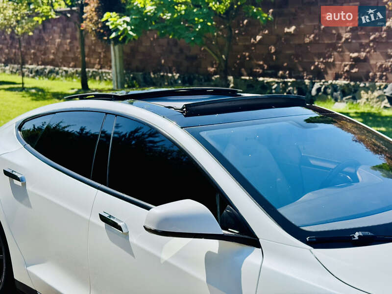 Лифтбек Tesla Model S 2013 в Ровно