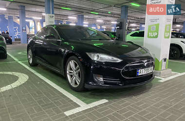 Ліфтбек Tesla Model S 2014 в 