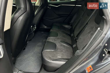 Лифтбек Tesla Model S 2015 в 