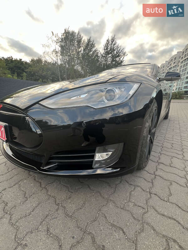 Ліфтбек Tesla Model S 2013 в Луцьку