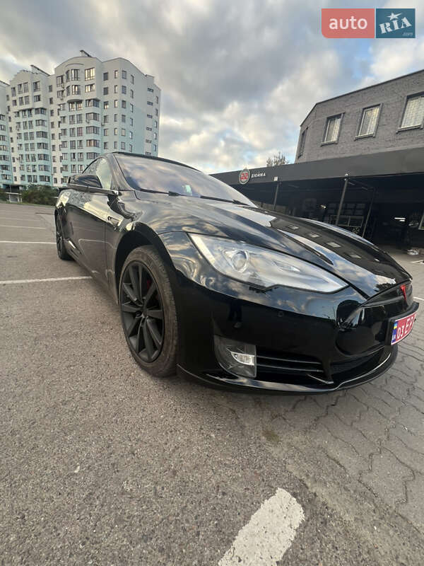 Ліфтбек Tesla Model S 2013 в Луцьку