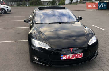Лифтбек Tesla Model S 2013 в 