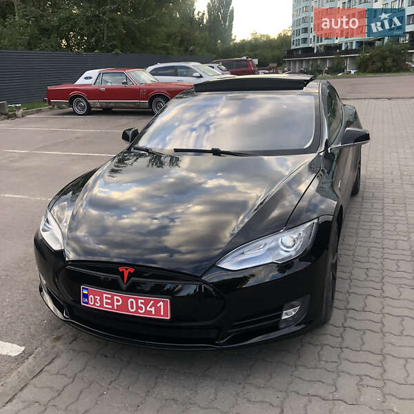 Ліфтбек Tesla Model S 2013 в Луцьку