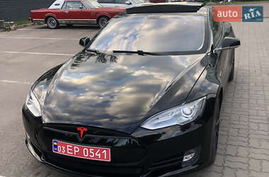 Лифтбек Tesla Model S 2013 в 
