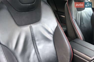 Лифтбек Tesla Model S 2013 в 